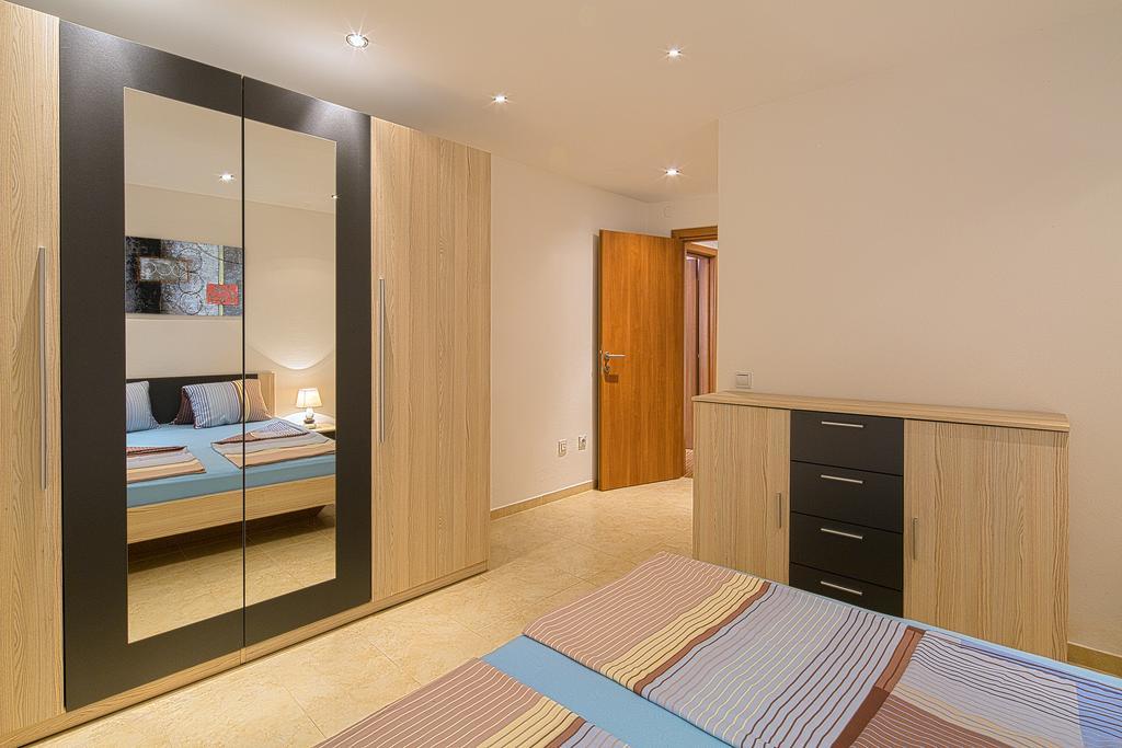 Montelux Apartments Budva Room photo